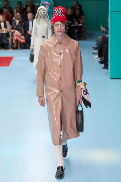 Look 14
